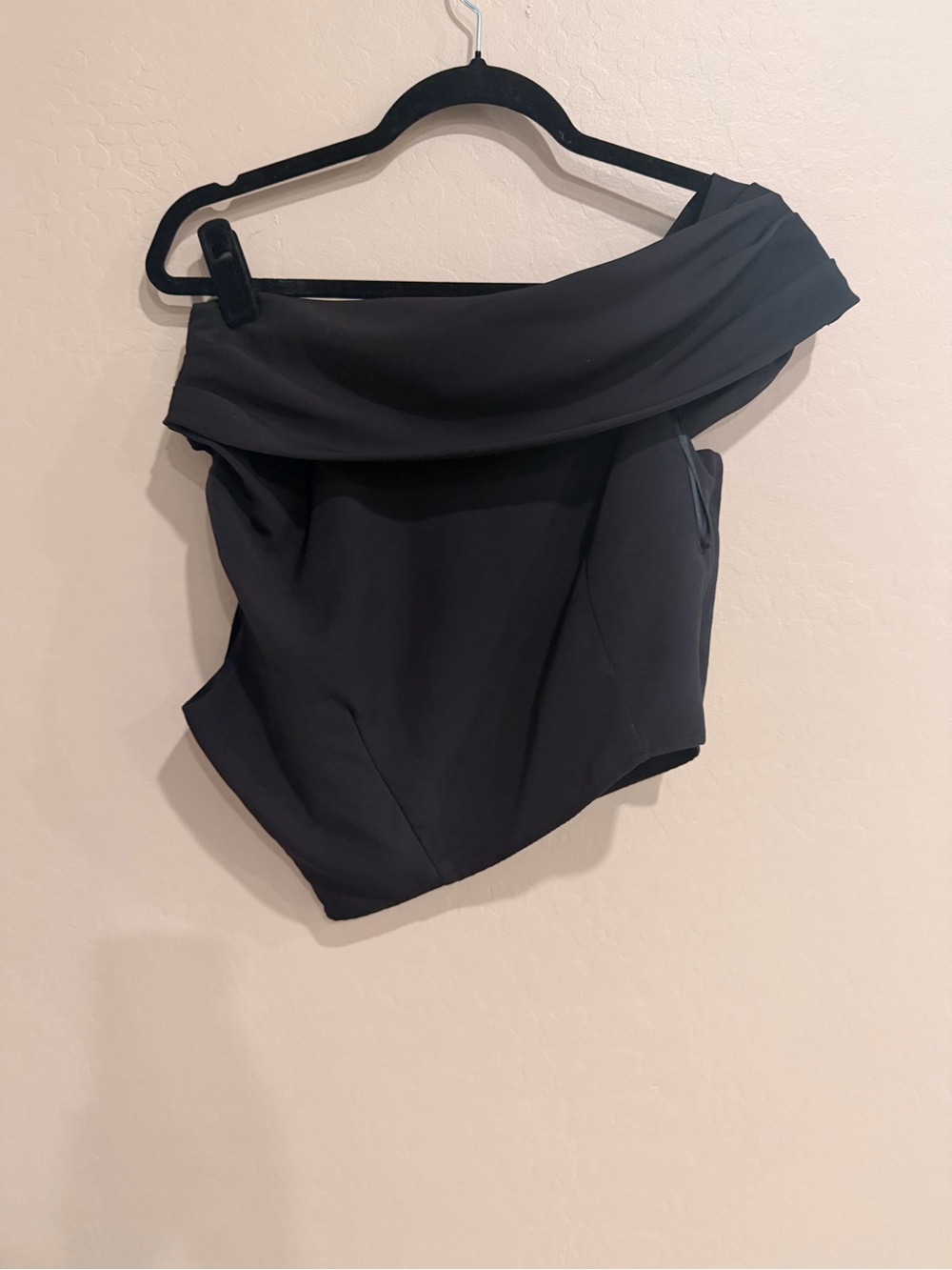Off-Shoulder Black crop top